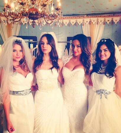 brides, wedding dresses and lace