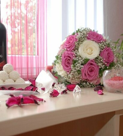 window, flower and raffaello