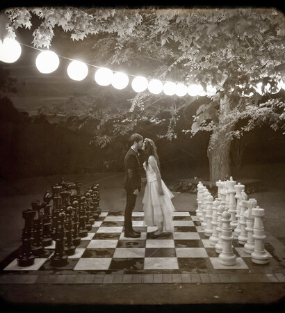 chess, kiss and couple