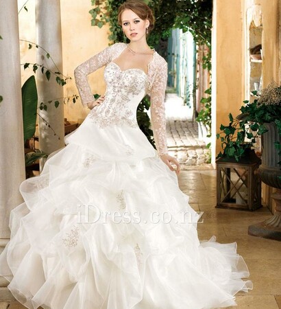wedding dresses nz, strapless and skirt