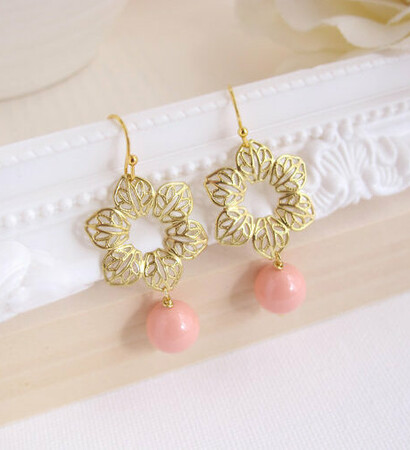 coral, summer and pearls