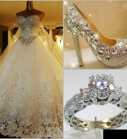 qween, ring and wedding dress