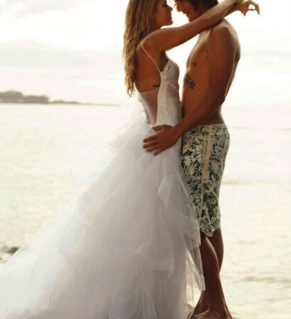 kiss, beech and couple