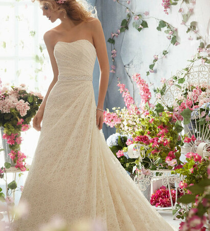sleeveless, lace up and natural waist