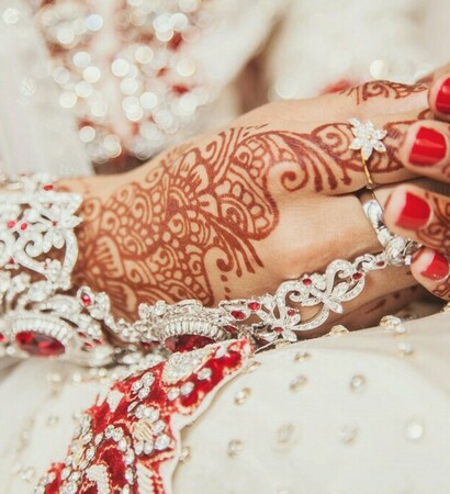 lehenga, dulhan and white