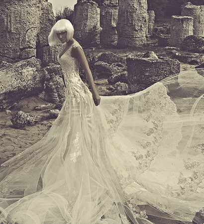 wedding dress and julia kontogruni