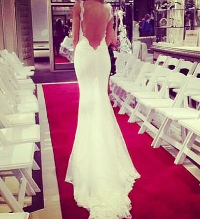 luxury, chiiling and lace dress