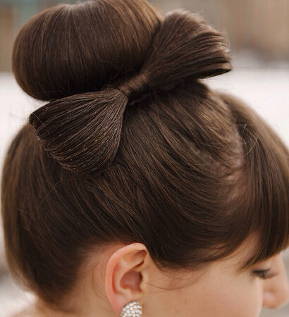 bow, bows and brownhair