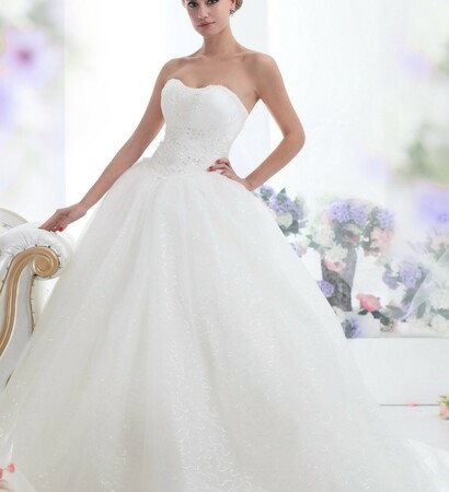 yoyomelody, vintage ball gown chapel and train tulle wedding dress