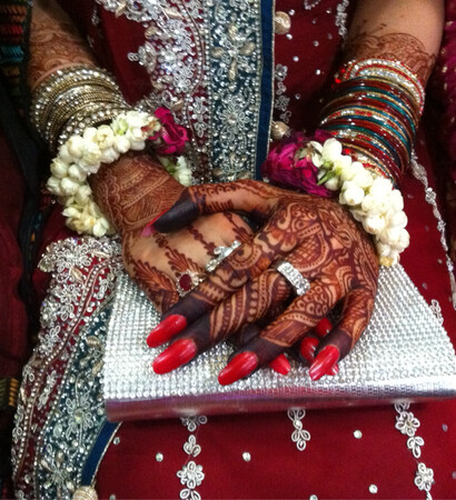 hands, dulhan and bangles