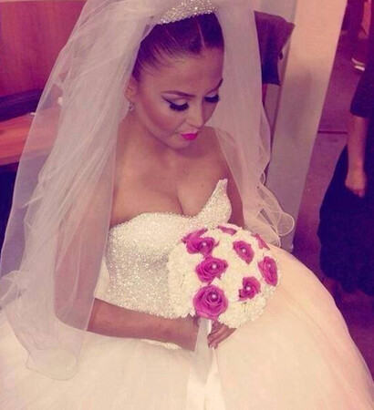 wedding dress, flower and beautfil