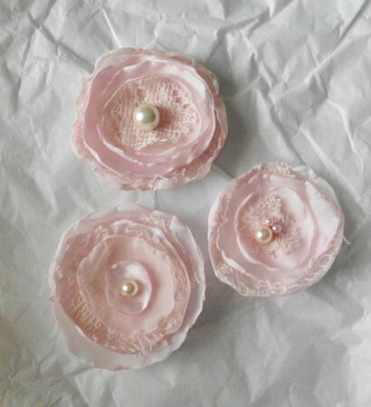 pale, table scatter and pink