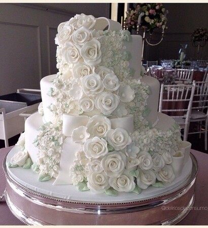 bridecake, flowers and beautiful