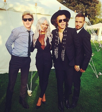 lou teasdale, friends and niall horan