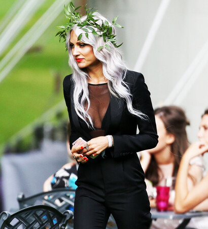 outfit, tomlinson and stunning