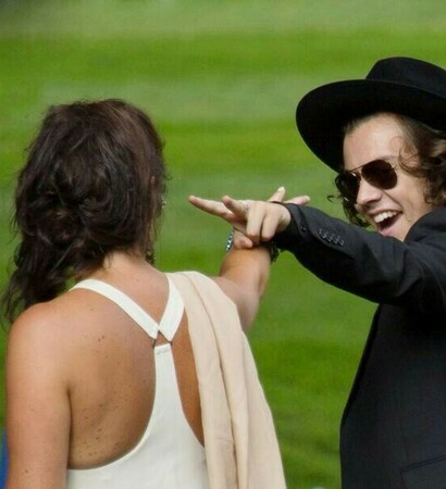 Harry Styles, mum and son and british
