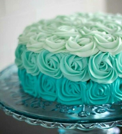 wedding cake, blue roses and cake whit roses