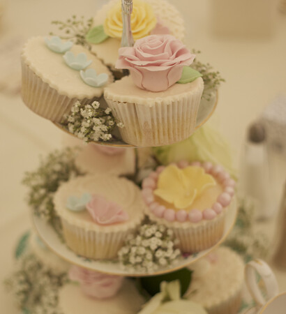 photography, vintage and floral cupcakes