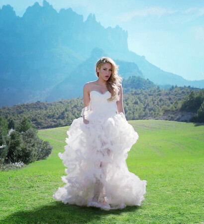 wedding dress, shakira and empire