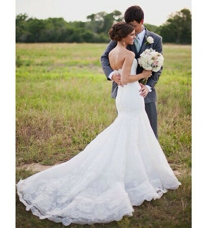 bride, bouquet and hair
