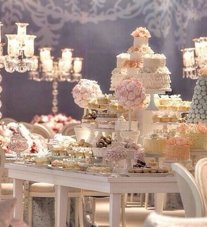 tea, mesa de postres and picture