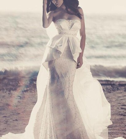 white, wedding gawn and beach