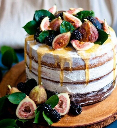 dessert, figs and cream