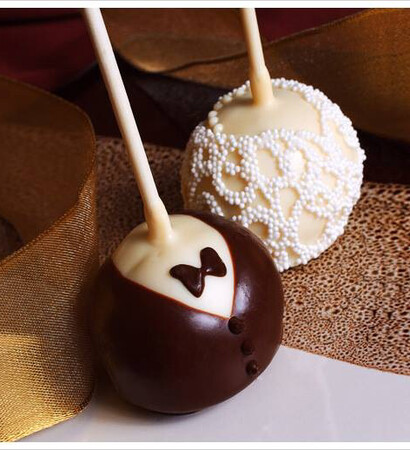 food, cake pops and cupcake