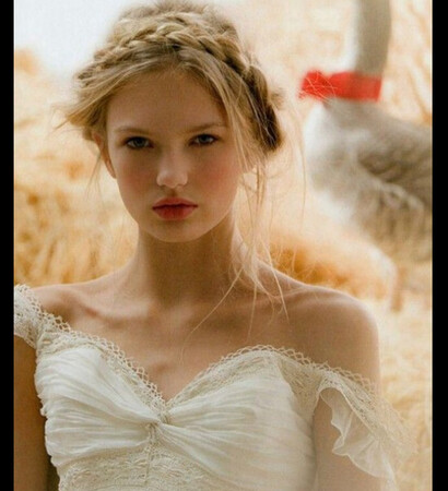 hair cut, country and blond