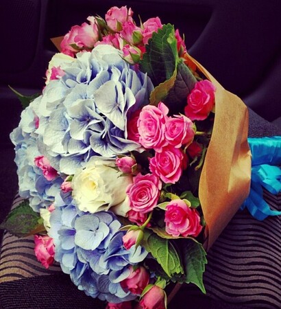 bunch of flowers and en
