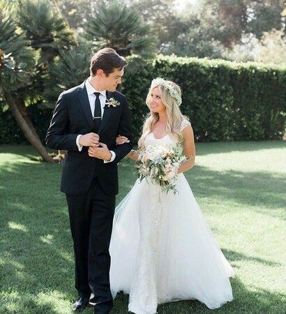 ashley tisdale, white dress and outfit