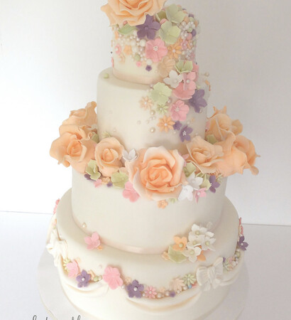 sadie may cakes, flowers wedding cake and peach