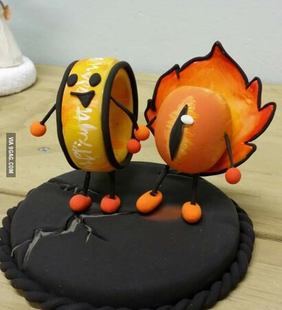 wedding cake, ring sauron eye and loed of the rings