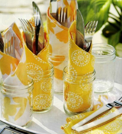 diy favor ideas, bridal shower table decor and glass favor jars