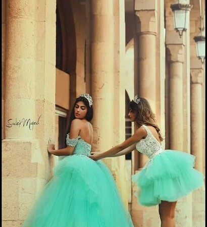 bride, bridemaid and turqouise dresses