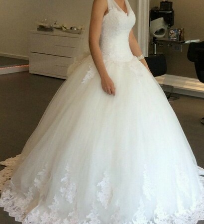 wedding dress, facebook and fashion