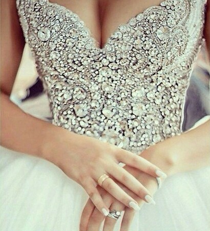 nails, stile and wedding dress