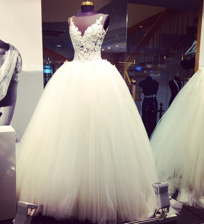 love, weddingdress and beautiful