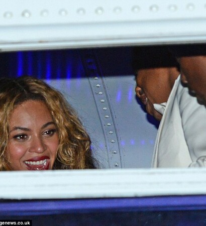 mrs carter, jay and beyoncé