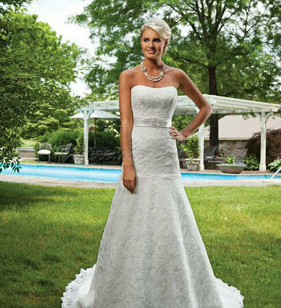 wedding dress, zipper and sleeveless