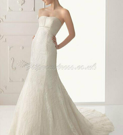 sleeveless, fashion and sweetheart
