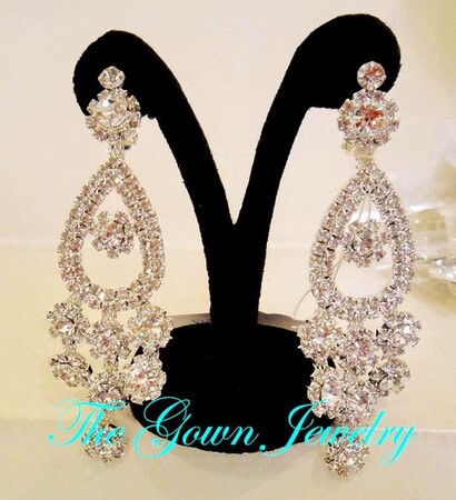 western bride fashion., western fashion jewelry and jewelry with gown
