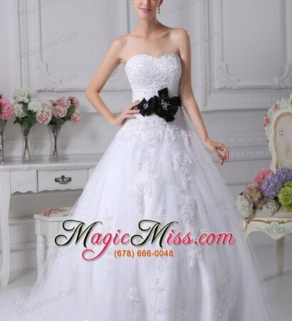 sweetheart wedding dress, wedding dress and court train