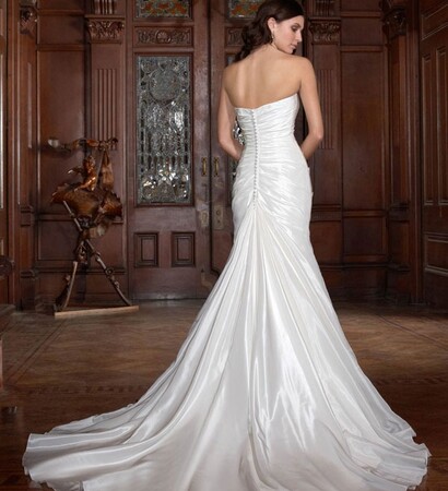 chic, trumpet and wedding dress