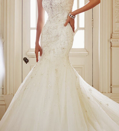 trumpet, white and wedding dress