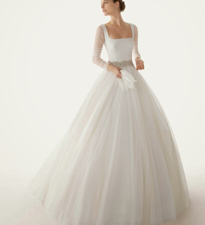 wedding dress, white and embroidery
