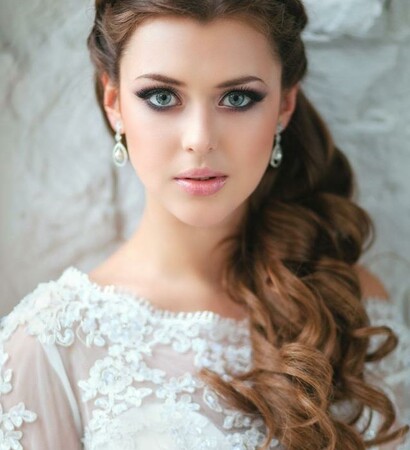 fashion, messy hairstyle and hairstyle