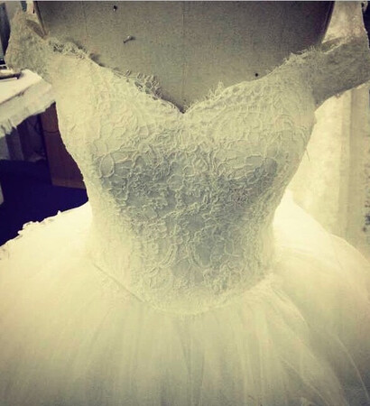 sweetheart, lace and wedding dress
