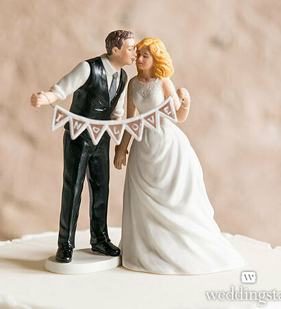 groom, bride and figurine