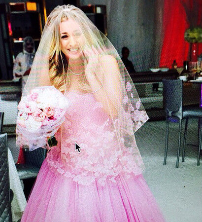 kaley cuoco, hair and wedding dress